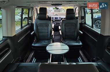 Мінівен Volkswagen Multivan 2015 в 