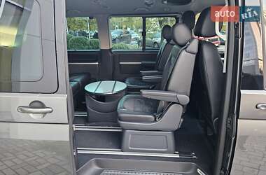 Мінівен Volkswagen Multivan 2015 в 