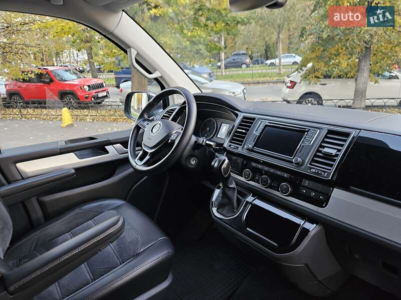 Минивэн Volkswagen Multivan 2015 в Киеве