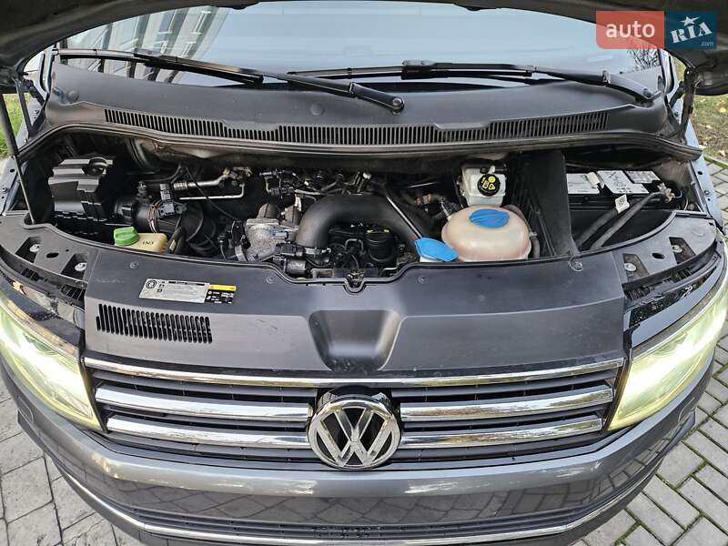 Минивэн Volkswagen Multivan 2015 в Киеве