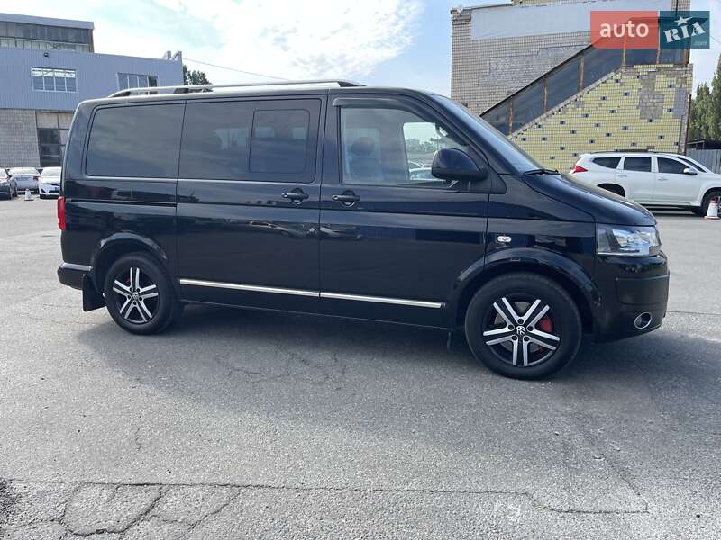 Минивэн Volkswagen Multivan 2012 в Киеве