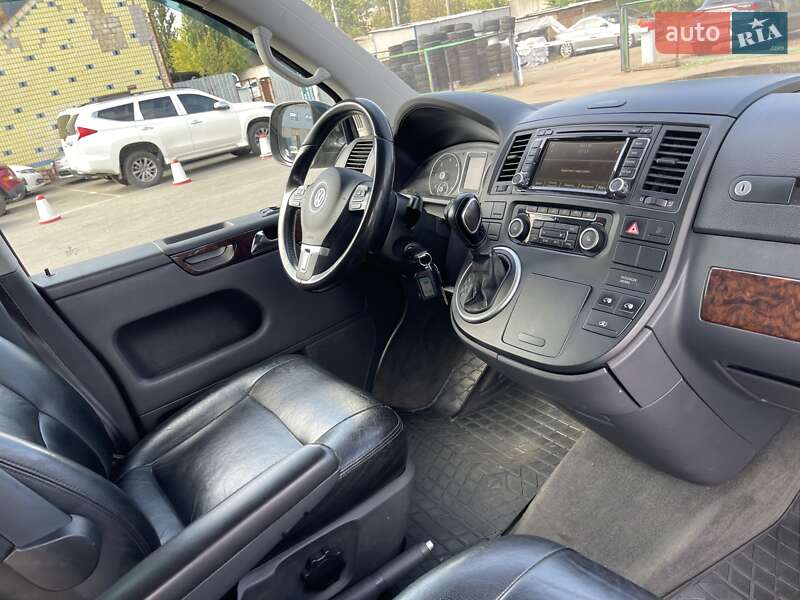 Минивэн Volkswagen Multivan 2012 в Киеве