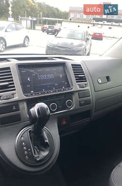 Мінівен Volkswagen Multivan 2012 в  фото 15 Мінівен Volkswagen Multivan 2012 в