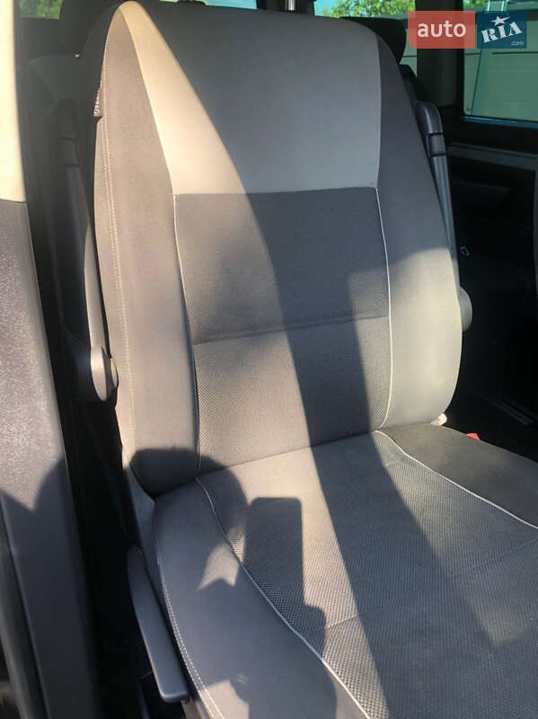 Мінівен Volkswagen Multivan 2011 в Чернігові