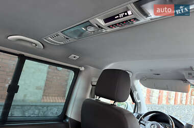 Мінівен Volkswagen Multivan 2015 в 