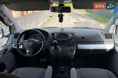 Мінівен Volkswagen Multivan 2015 в 