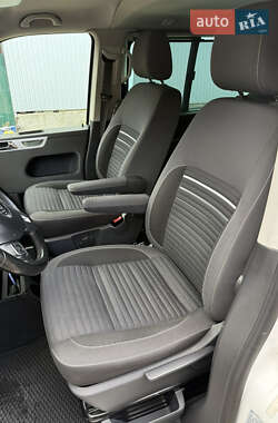 Мінівен Volkswagen Multivan 2015 в 
