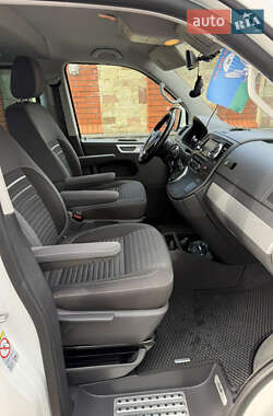 Мінівен Volkswagen Multivan 2015 в 