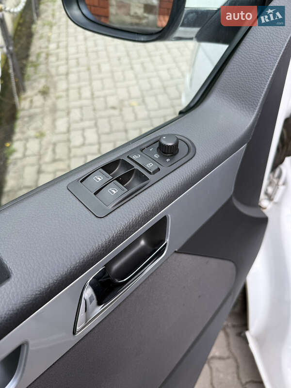 Минивэн Volkswagen Multivan 2015 в Красилове фото 43 Минивэн Volkswagen Multivan 2015 в Красилове