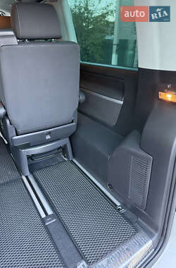 Мінівен Volkswagen Multivan 2015 в 