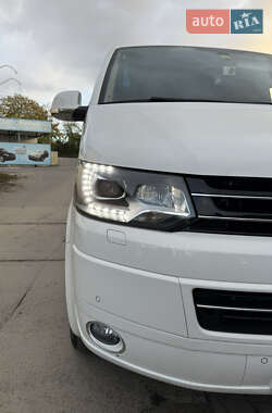 Мінівен Volkswagen Multivan 2015 в 