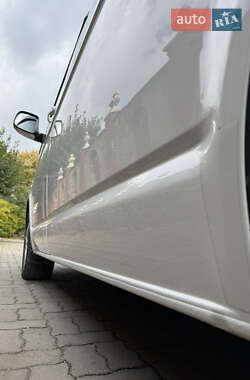 Мінівен Volkswagen Multivan 2015 в 