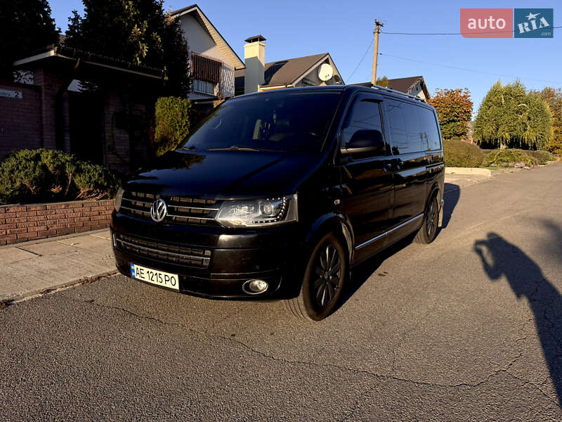 Мінівен Volkswagen Multivan 2012 в 