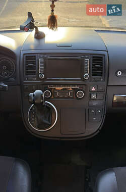 Мінівен Volkswagen Multivan 2012 в 