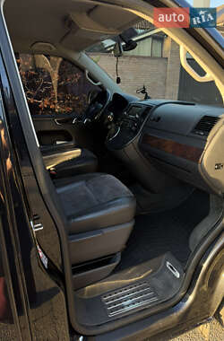 Мінівен Volkswagen Multivan 2012 в 