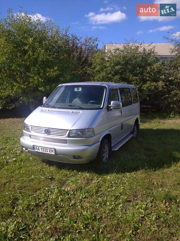Минивэн Volkswagen Multivan 2002 в Киеве