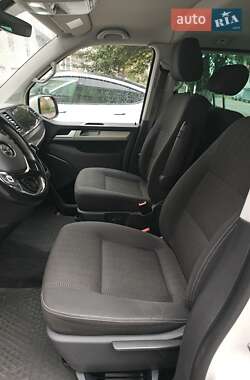 Мінівен Volkswagen Multivan 2016 в 