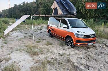Мінівен Volkswagen Multivan 2016 в 