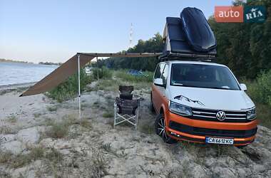 Мінівен Volkswagen Multivan 2016 в 