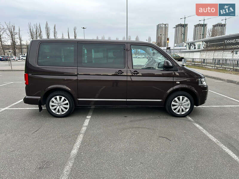 Мінівен Volkswagen Multivan 2012 в Києві