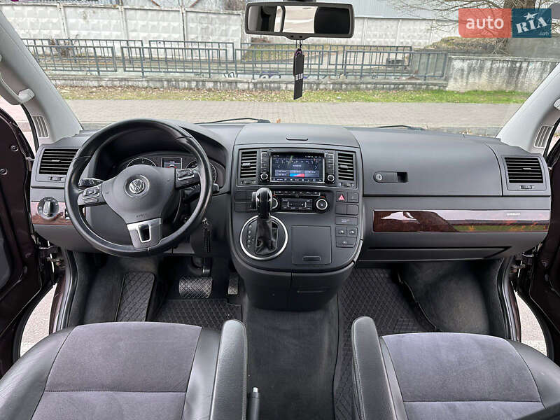 Мінівен Volkswagen Multivan 2012 в Києві
