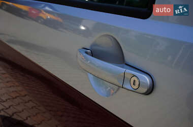 Минивэн Volkswagen Multivan 2020 в 