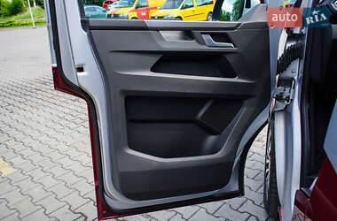 Минивэн Volkswagen Multivan 2020 в 