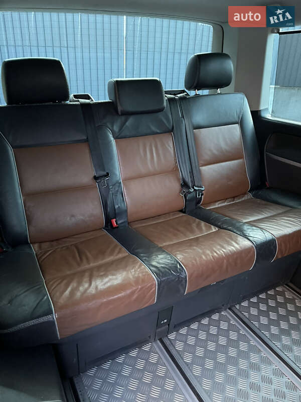 Мінівен Volkswagen Multivan 2011 в Хмельницькому