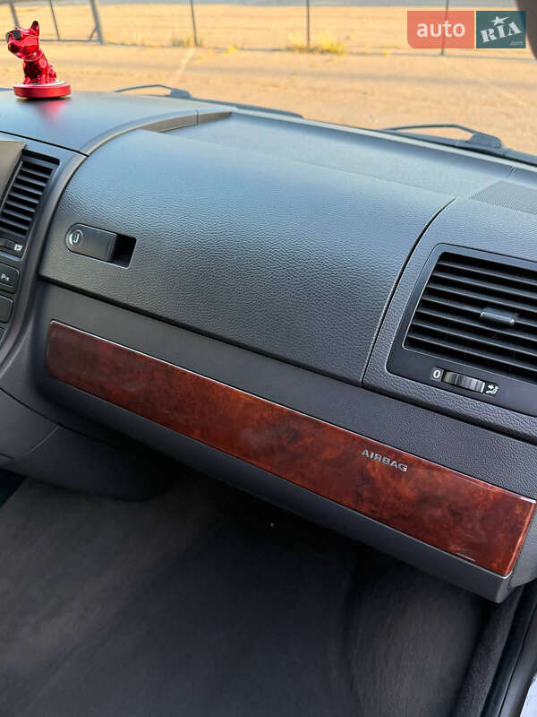 Мінівен Volkswagen Multivan 2009 в Харкові