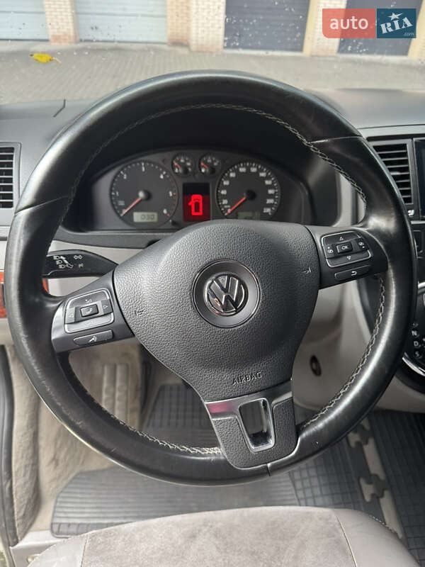 Минивэн Volkswagen Multivan 2008 в Днепре
