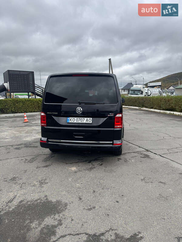 Минивэн Volkswagen Multivan 2016 в Виноградове