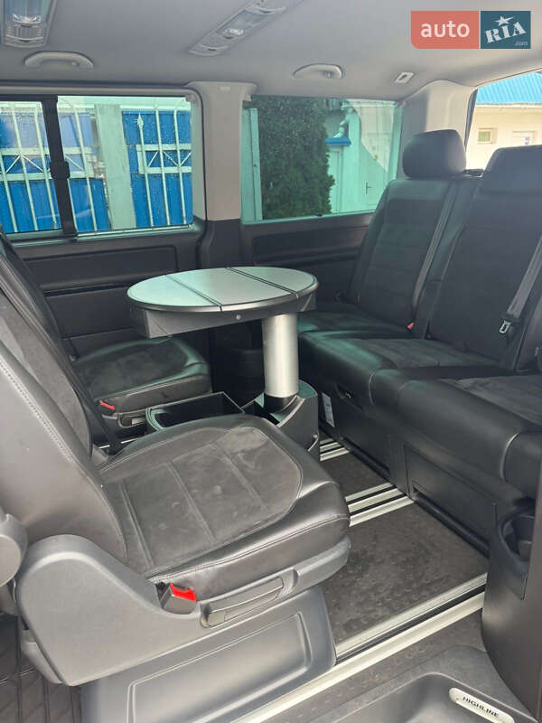 Минивэн Volkswagen Multivan 2016 в Виноградове