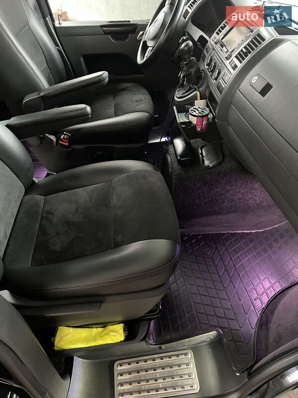 Мінівен Volkswagen Multivan 2012 в Черкасах