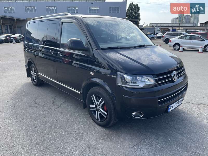 Мінівен Volkswagen Multivan 2012 в Києві