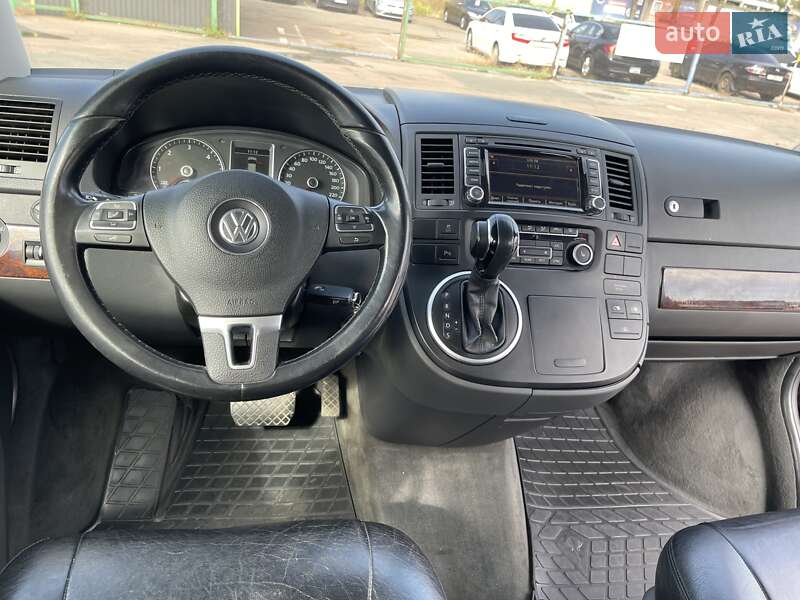 Мінівен Volkswagen Multivan 2012 в Києві