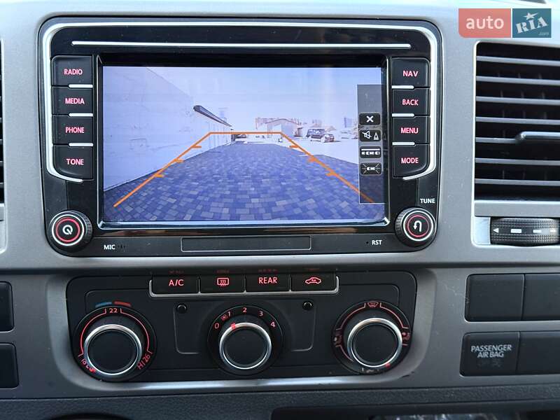 Мінівен Volkswagen Multivan 2013 в Дніпрі