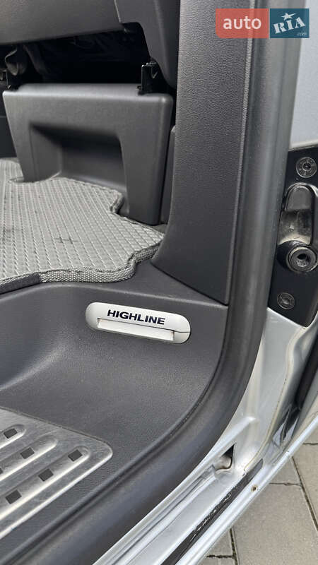 Мінівен Volkswagen Multivan 2015 в Хмельницькому