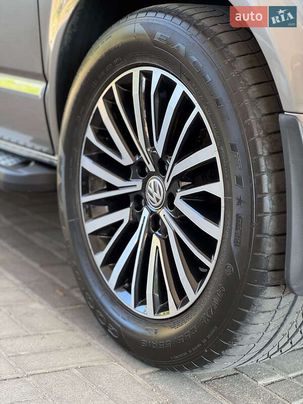 Мінівен Volkswagen Multivan 2017 в Чернівцях фото 10 Мінівен Volkswagen Multivan 2017 в Чернівцях