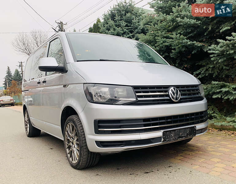 Мінівен Volkswagen Multivan 2016 в Києві фото Мінівен Volkswagen Multivan 2016 в Києві