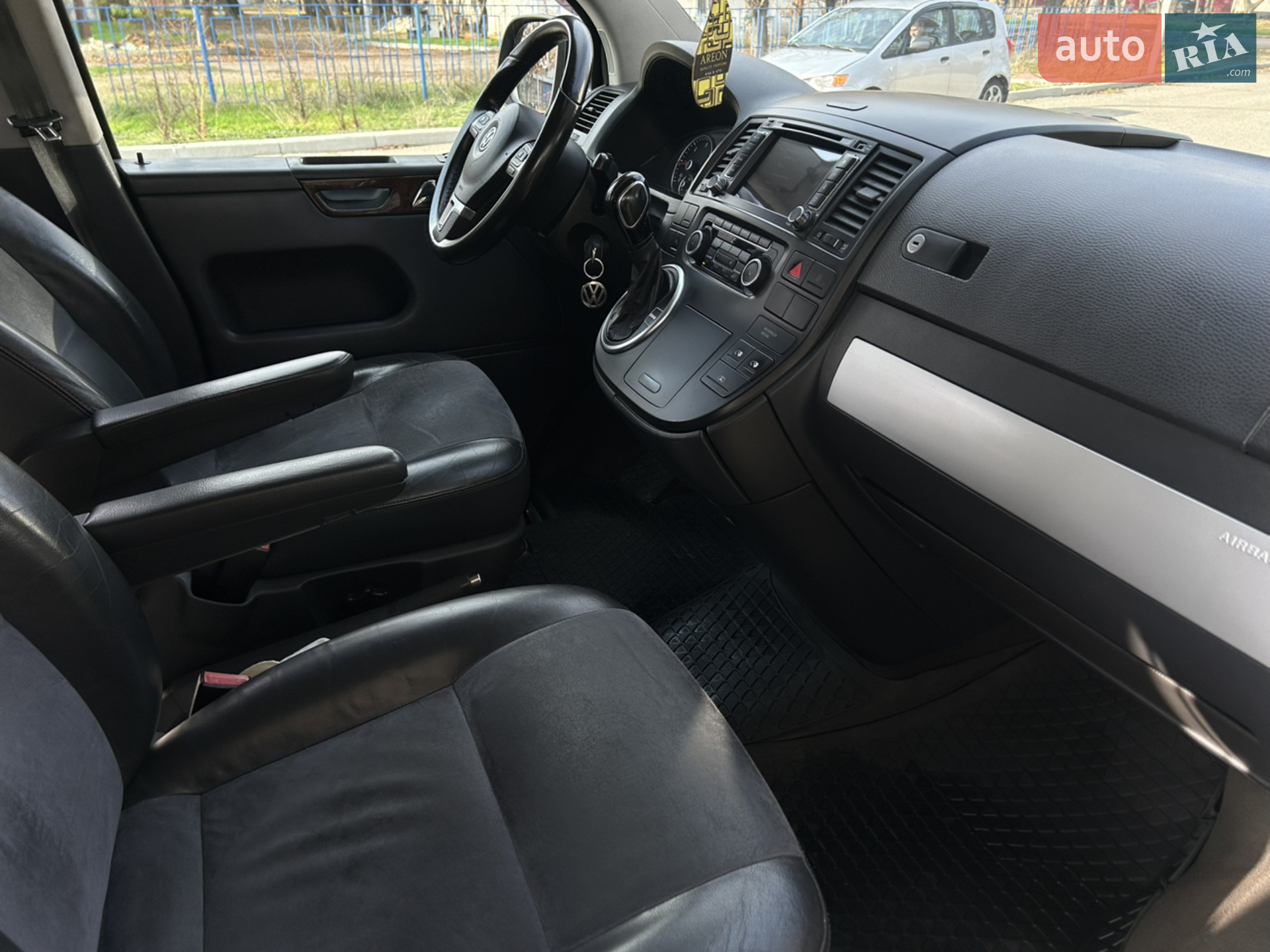 2011 Volkswagen Multivan - мініатюра 18