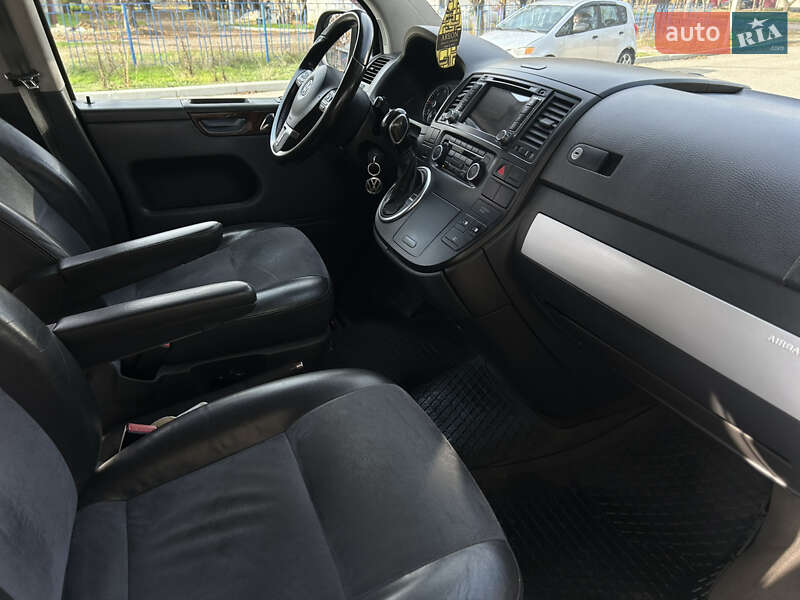 Мінівен Volkswagen Multivan 2011 в Миколаєві