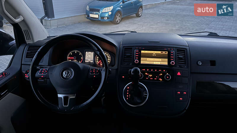 Минивэн Volkswagen Multivan 2010 в Киеве