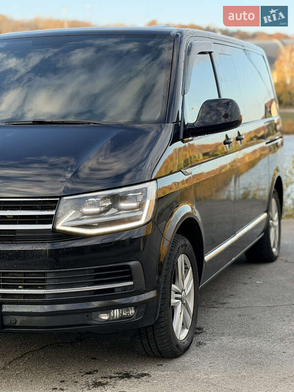 Мінівен Volkswagen Multivan 2015 в Дніпрі