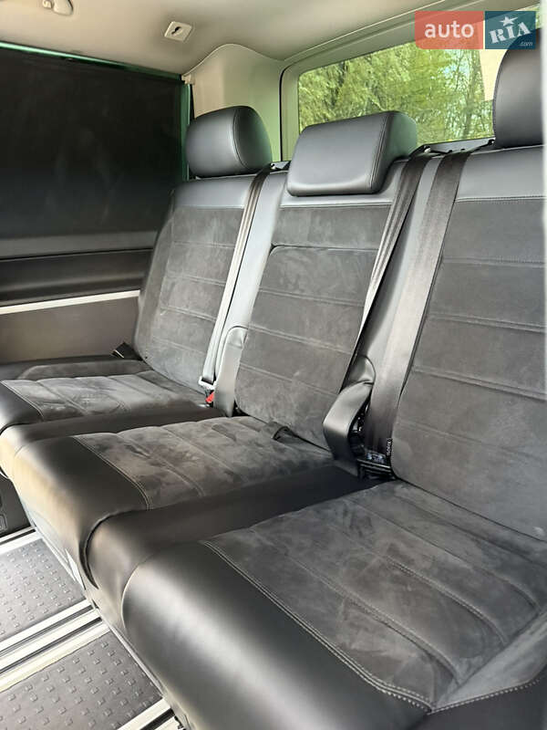 Мінівен Volkswagen Multivan 2015 в Дніпрі
