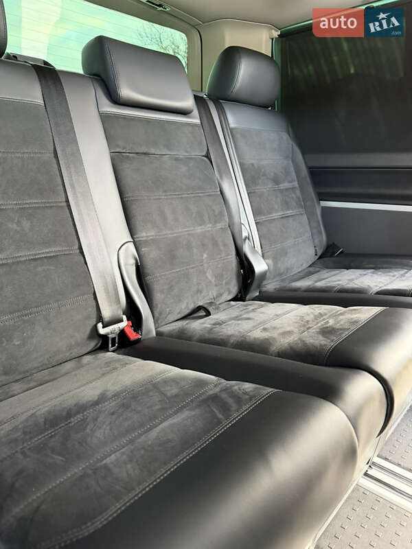 Мінівен Volkswagen Multivan 2015 в Дніпрі
