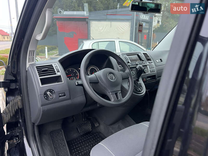 Минивэн Volkswagen Multivan 2013 в Дрогобыче