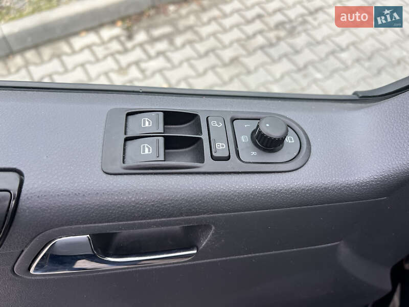 Минивэн Volkswagen Multivan 2013 в Дрогобыче