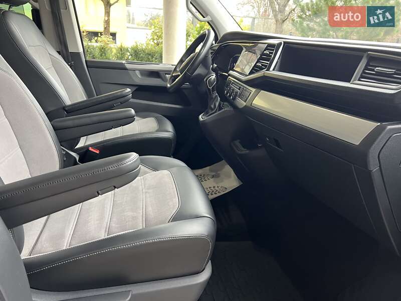 Минивэн Volkswagen Multivan 2021 в Киеве