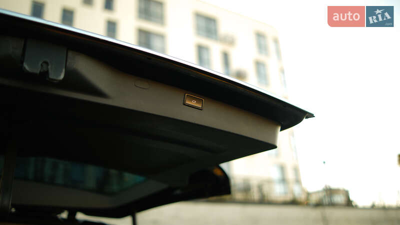 Мінівен Volkswagen Multivan 2016 в Львові