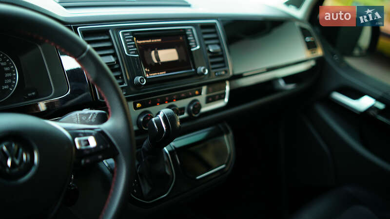 Мінівен Volkswagen Multivan 2016 в Львові